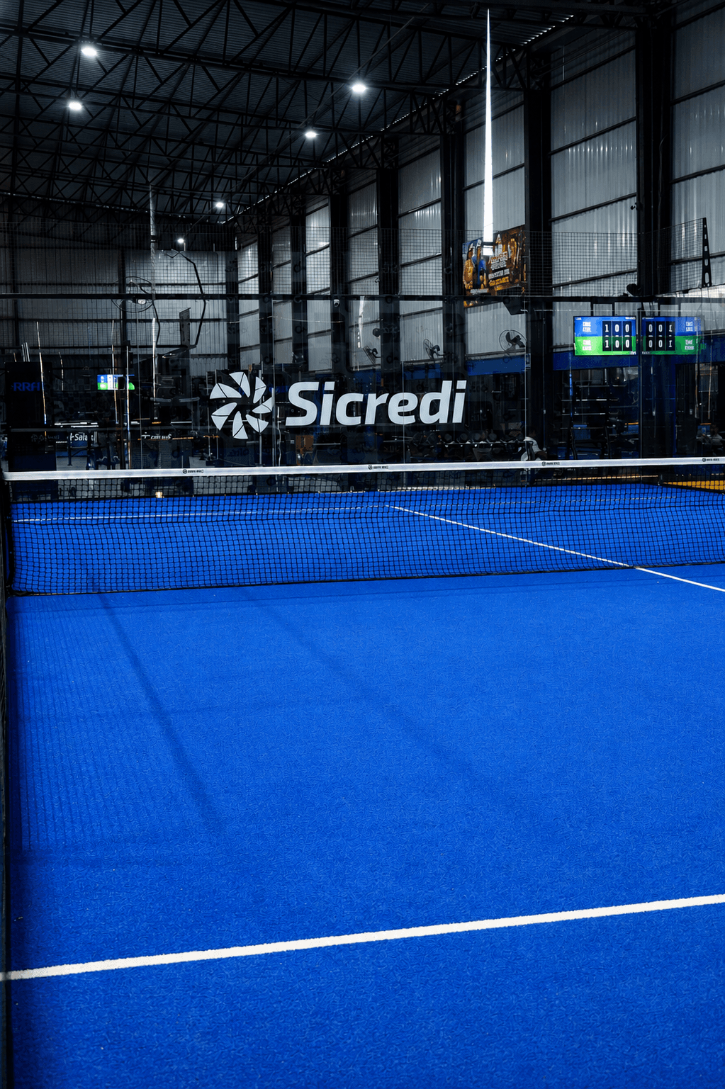 Quadra de padel coberta da Arena Bitz